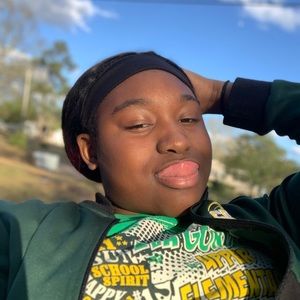 Meet your Posher, Peaches